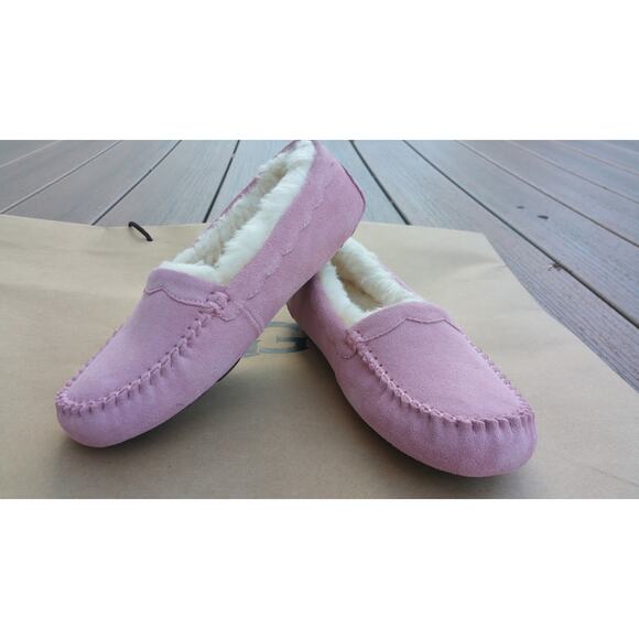 NIB Authentic UGG Dakota Pink Suede Shearling Moccasin Slippers Size 6 - Picture 2 of 10